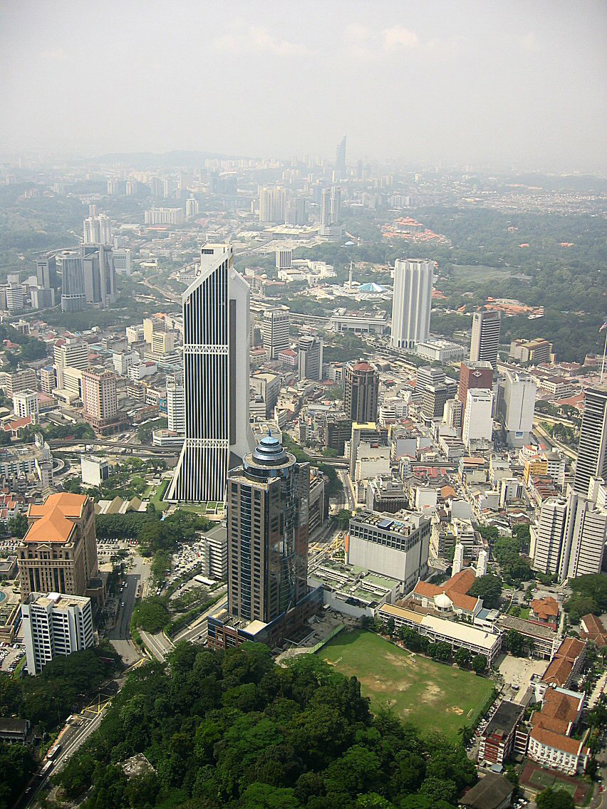 Kuala Lumpur, capital da Malsia<a style='float:right;color:#ccc' href='https://www3.al.sp.gov.br/repositorio/noticia/03-2008/Malasia kuala lumpur.jpg' target=_blank><i class='bi bi-zoom-in'></i> Clique para ver a imagem </a>